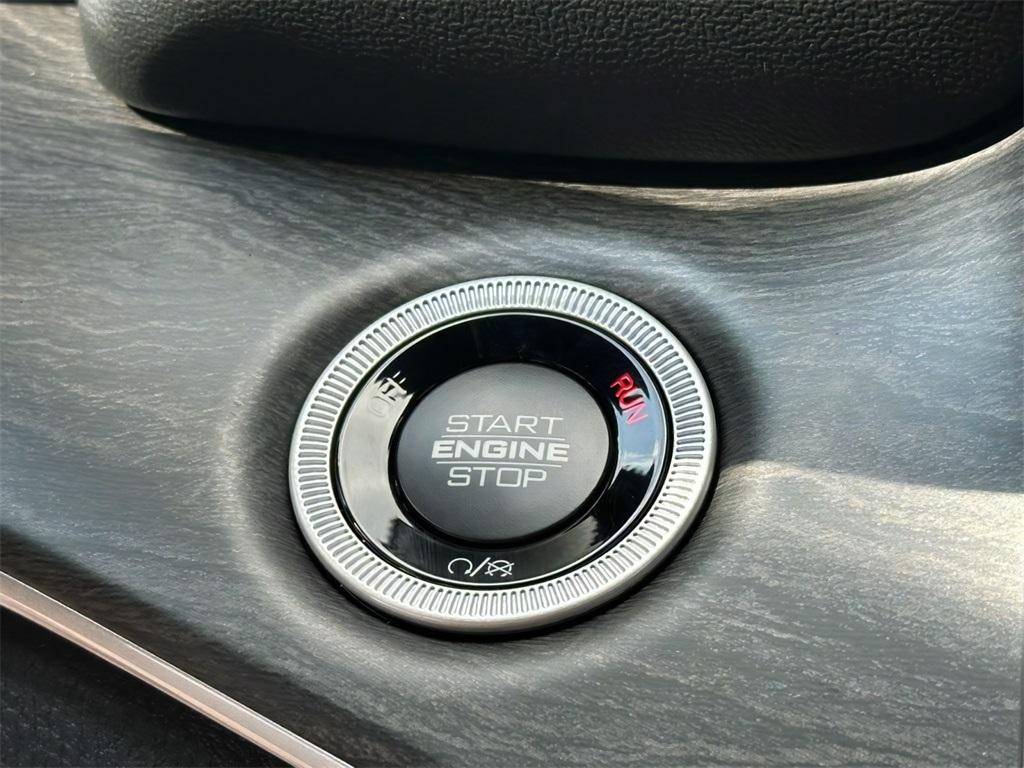 new 2025 Jeep Grand Cherokee L car, priced at $42,256