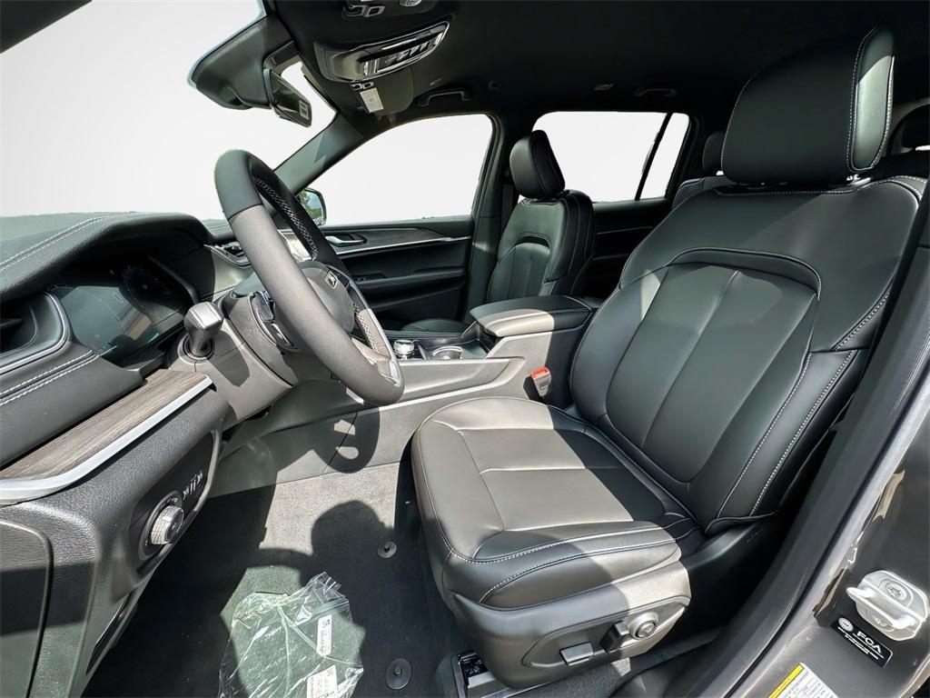 new 2025 Jeep Grand Cherokee L car, priced at $42,256