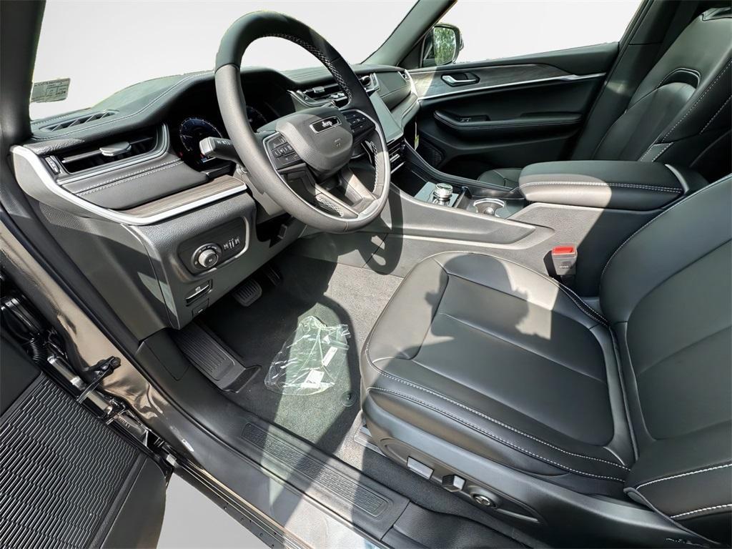 new 2025 Jeep Grand Cherokee L car, priced at $42,256