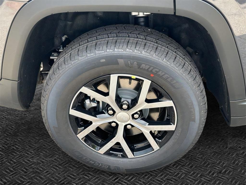 new 2025 Jeep Grand Cherokee L car, priced at $42,256