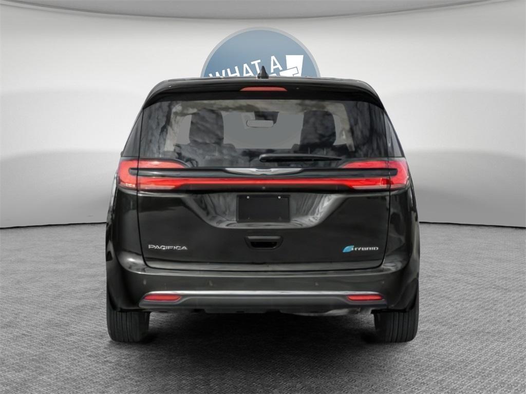 new 2024 Chrysler Pacifica Hybrid car