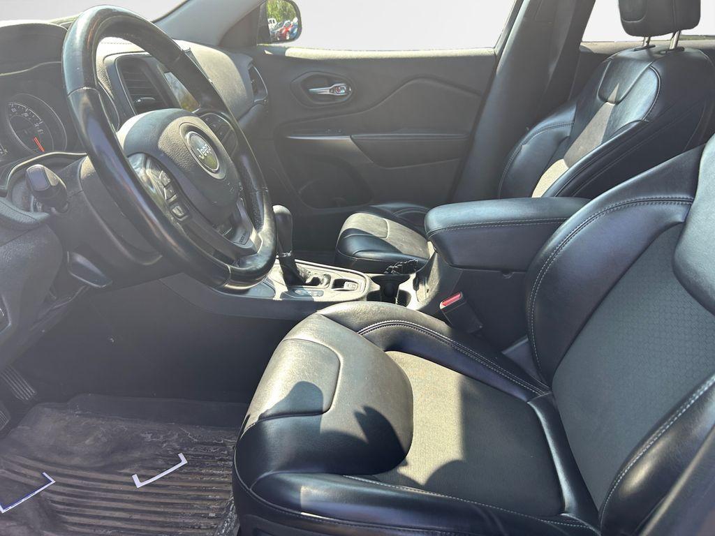 used 2021 Jeep Cherokee car, priced at $18,989