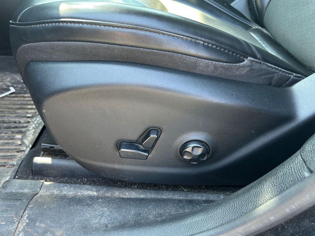used 2021 Jeep Cherokee car, priced at $18,989