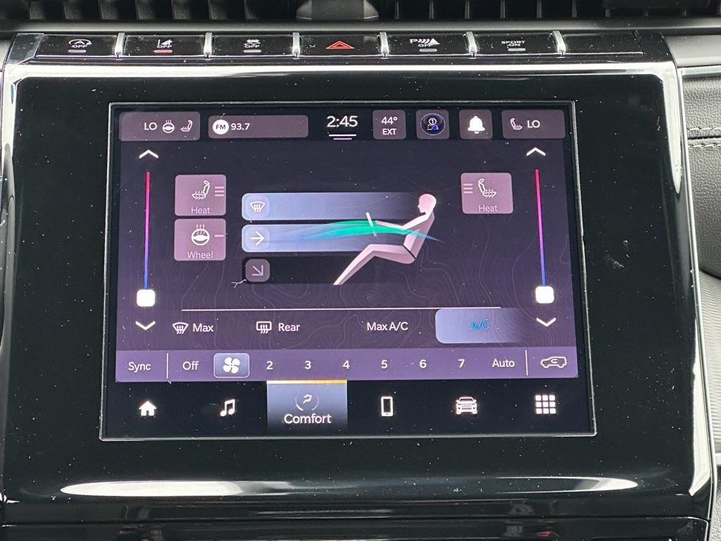 new 2025 Jeep Grand Cherokee car, priced at $38,652