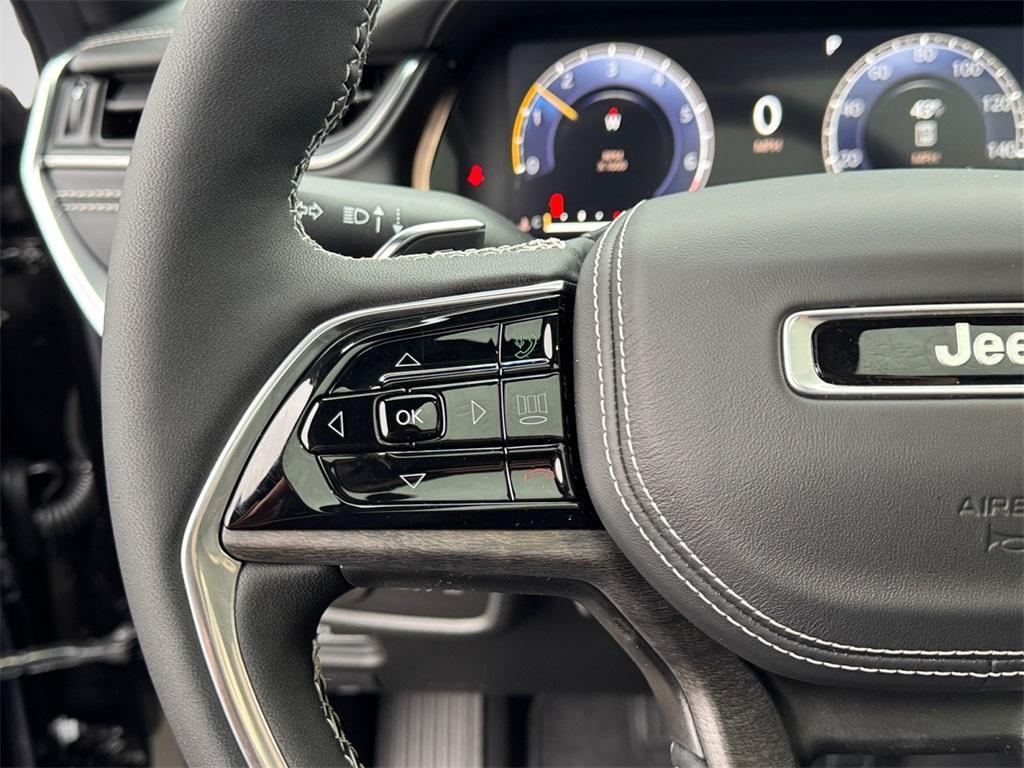 new 2025 Jeep Grand Cherokee car, priced at $55,364