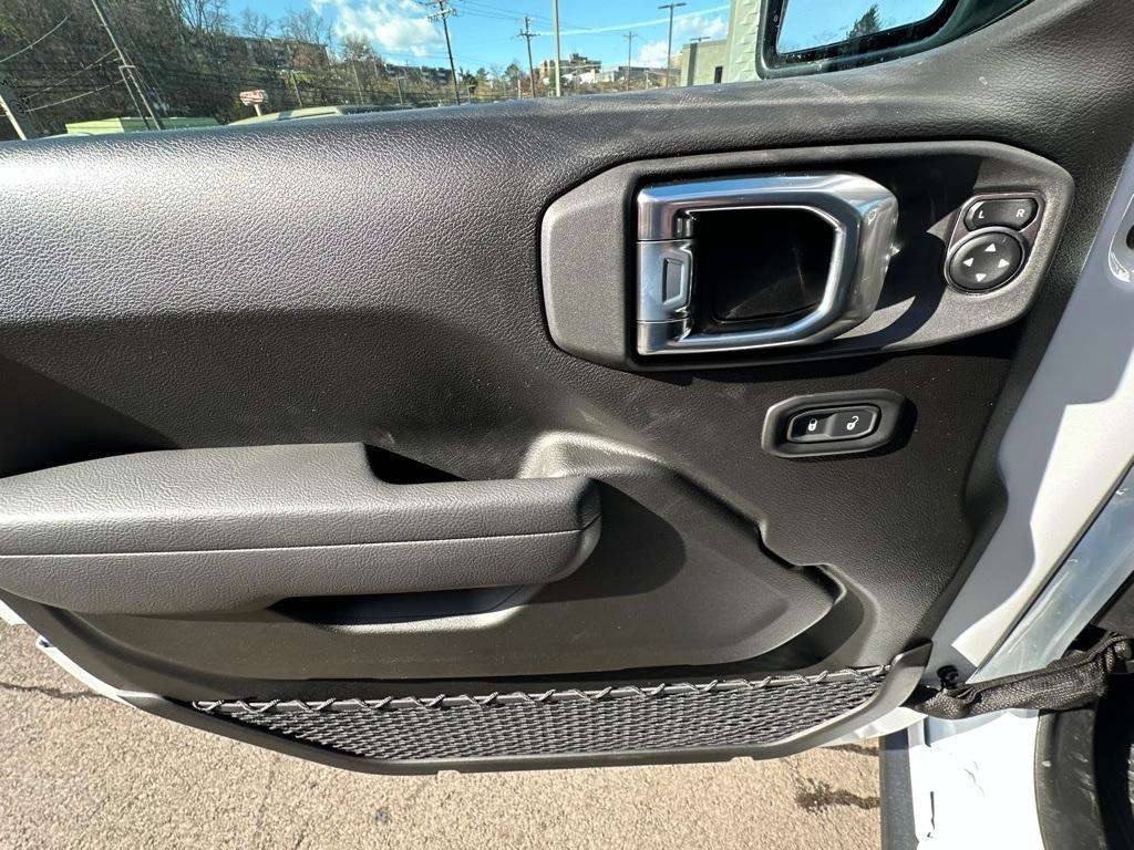 new 2026 Jeep Wrangler car, priced at $51,813