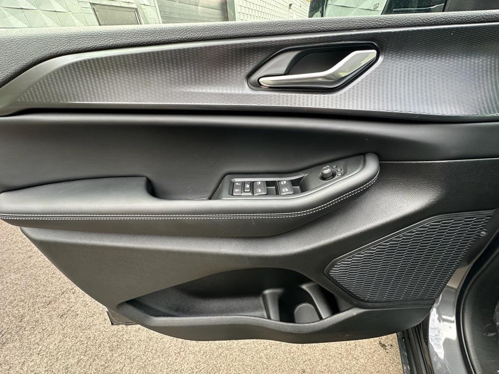 new 2025 Jeep Grand Cherokee car, priced at $40,970