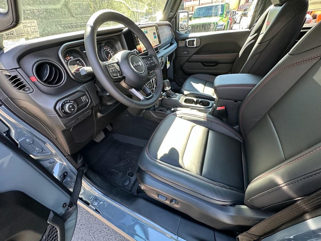 new 2025 Jeep Gladiator car, priced at $53,799