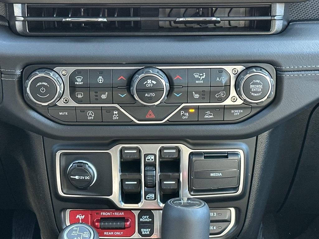 new 2025 Jeep Gladiator car, priced at $53,799