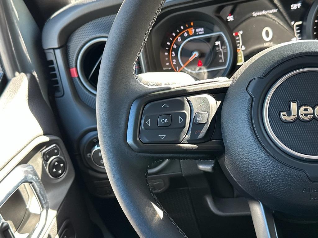 new 2025 Jeep Gladiator car, priced at $53,799