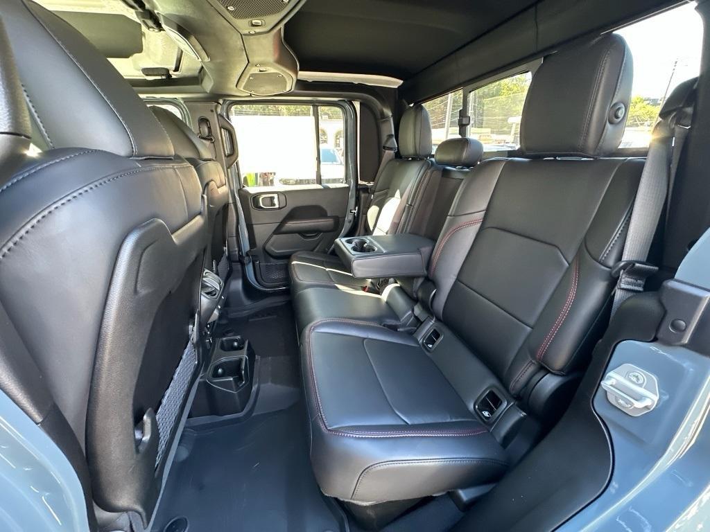 new 2025 Jeep Gladiator car, priced at $53,799