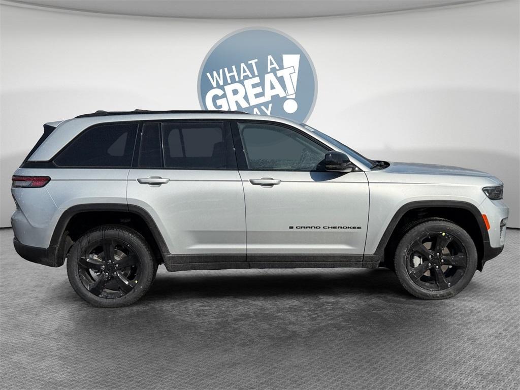 new 2025 Jeep Grand Cherokee car, priced at $44,063