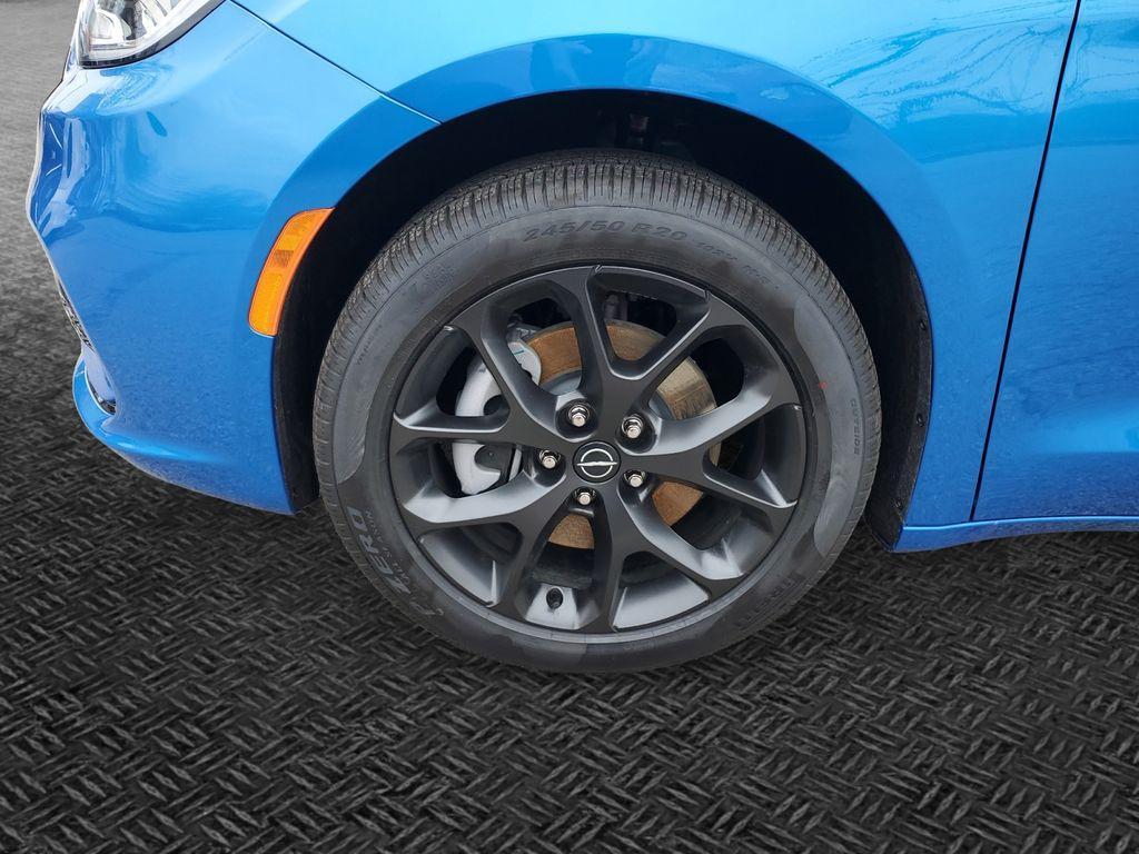 new 2026 Chrysler Pacifica car, priced at $48,527