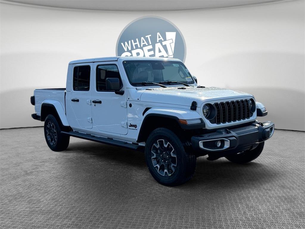 new 2026 Jeep Gladiator car, priced at $53,385
