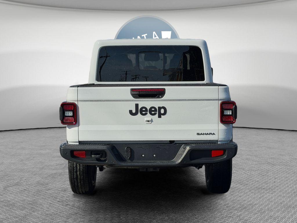 new 2026 Jeep Gladiator car, priced at $53,385