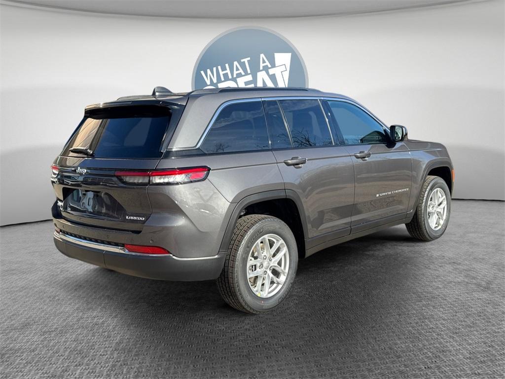 new 2025 Jeep Grand Cherokee car, priced at $38,805