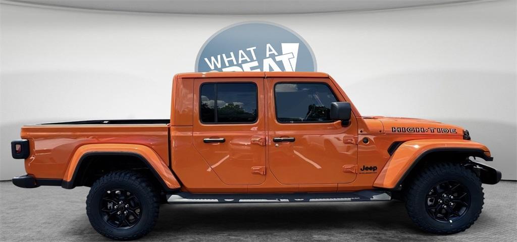 new 2025 Jeep Gladiator car, priced at $41,297