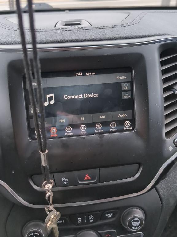 used 2019 Jeep Cherokee car, priced at $15,989