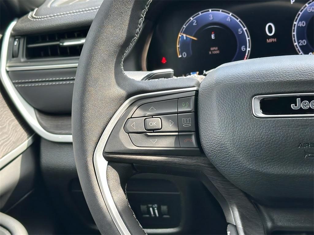 new 2025 Jeep Grand Cherokee L car, priced at $42,256