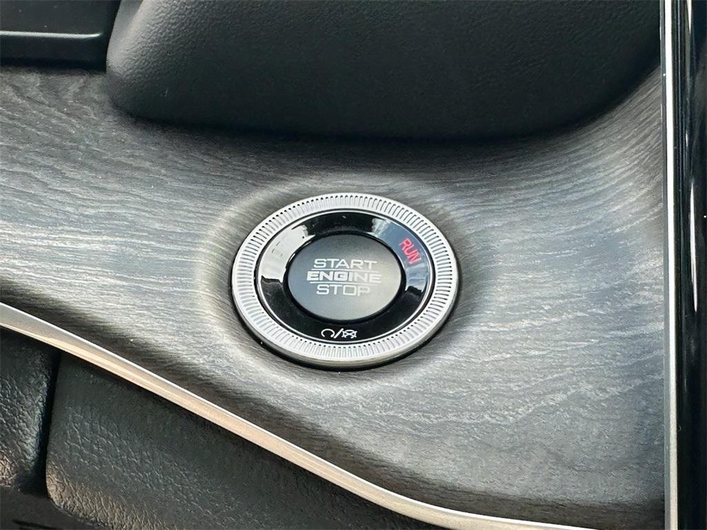 new 2025 Jeep Grand Cherokee L car, priced at $42,256