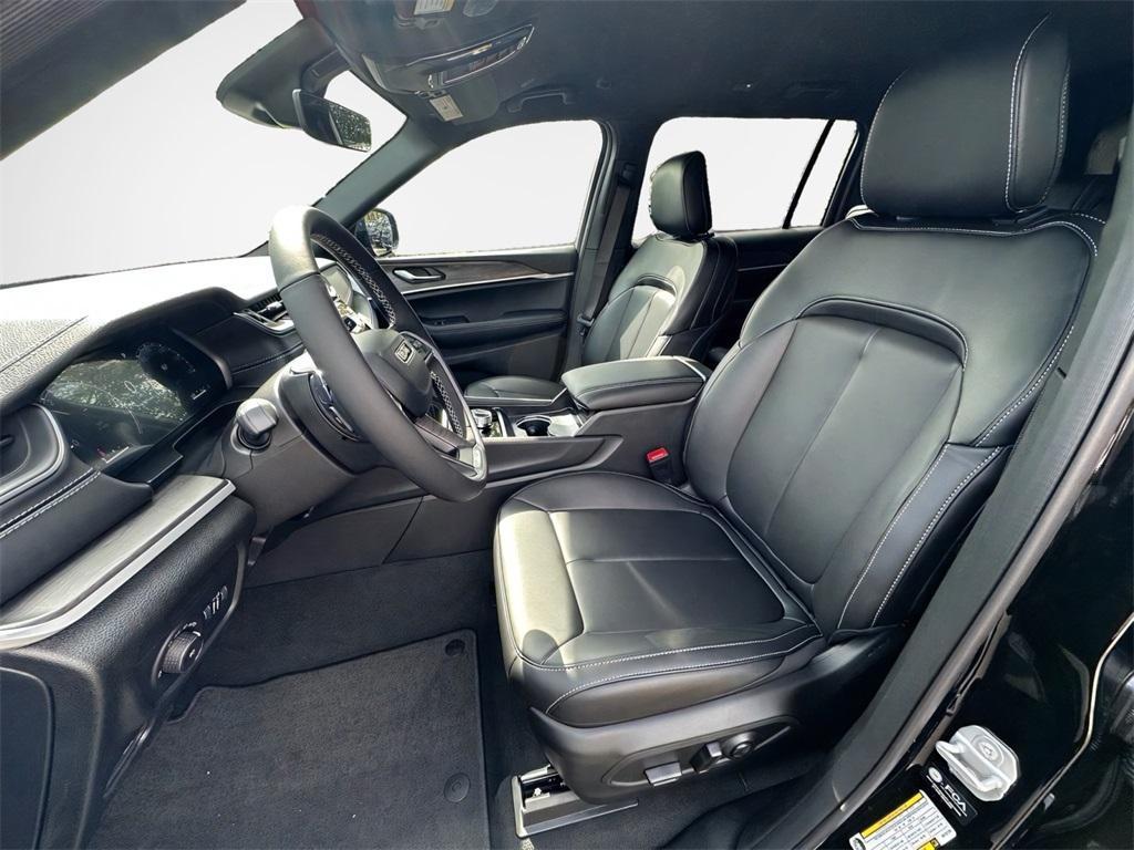 new 2025 Jeep Grand Cherokee L car, priced at $42,256