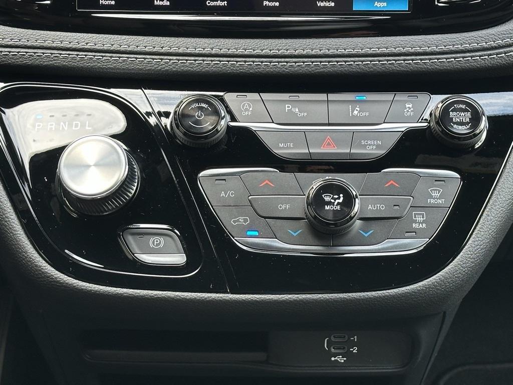 new 2026 Chrysler Pacifica car, priced at $43,751