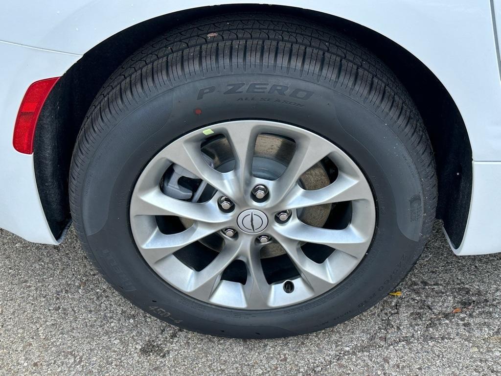 new 2026 Chrysler Pacifica car, priced at $43,751