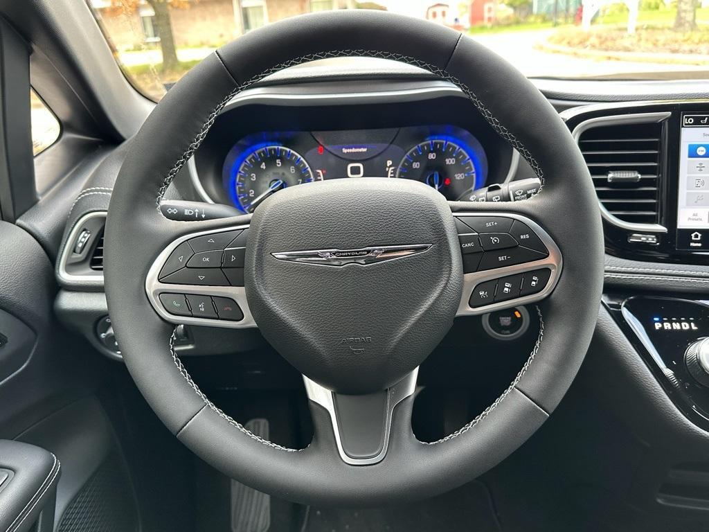 new 2026 Chrysler Pacifica car, priced at $43,751