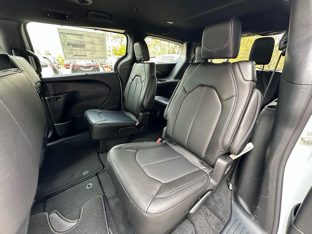 new 2026 Chrysler Pacifica car, priced at $43,751