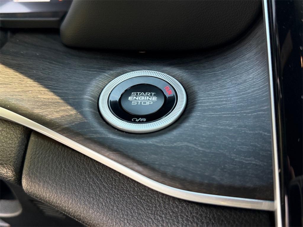 new 2025 Jeep Grand Cherokee car, priced at $43,527