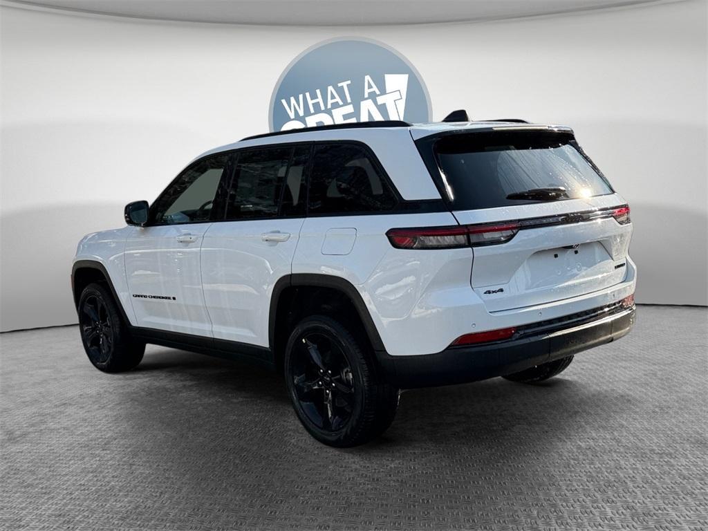 new 2025 Jeep Grand Cherokee car, priced at $43,527