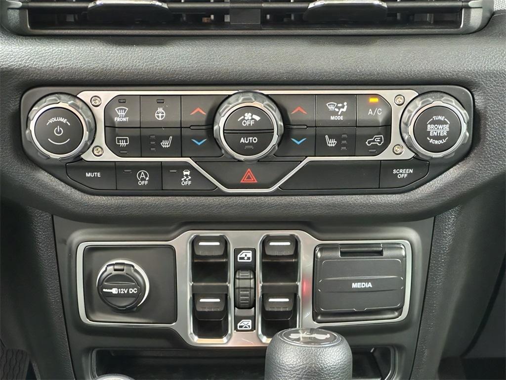 new 2025 Jeep Wrangler car, priced at $40,997