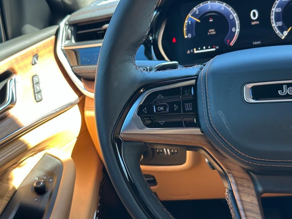 new 2025 Jeep Grand Cherokee car, priced at $61,732