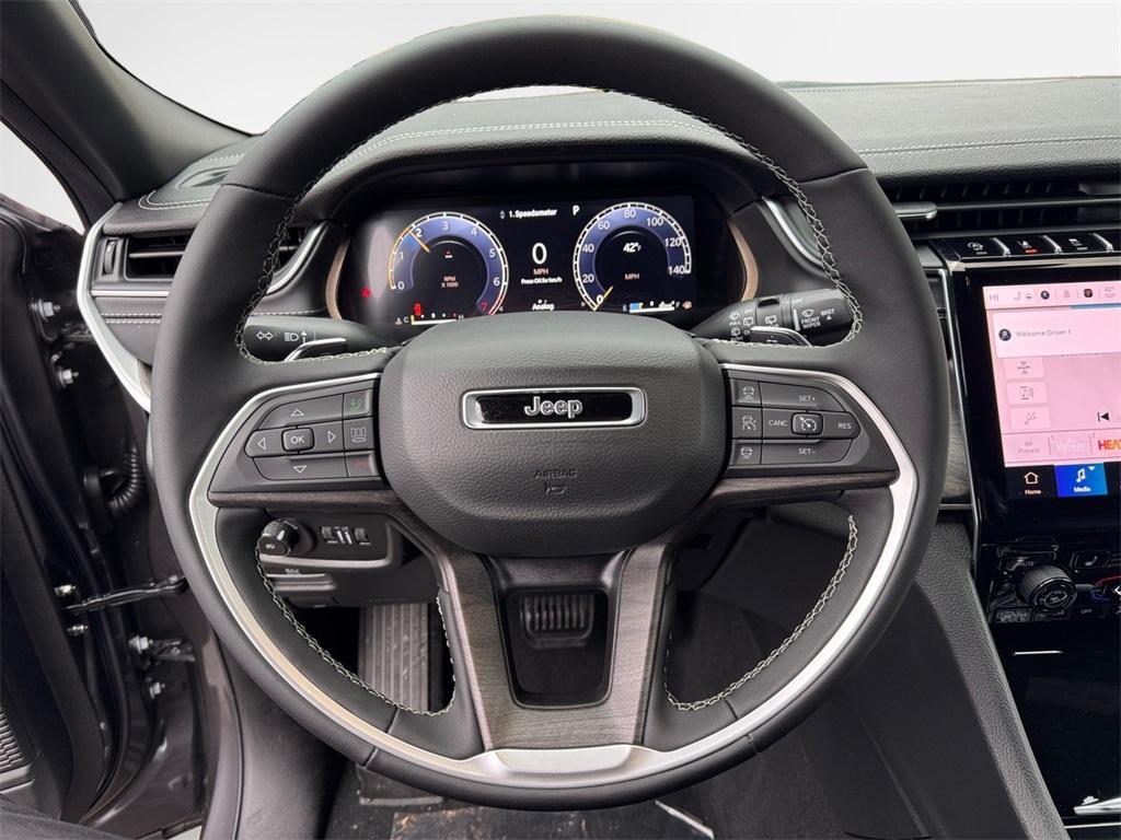 new 2025 Jeep Grand Cherokee car, priced at $44,063