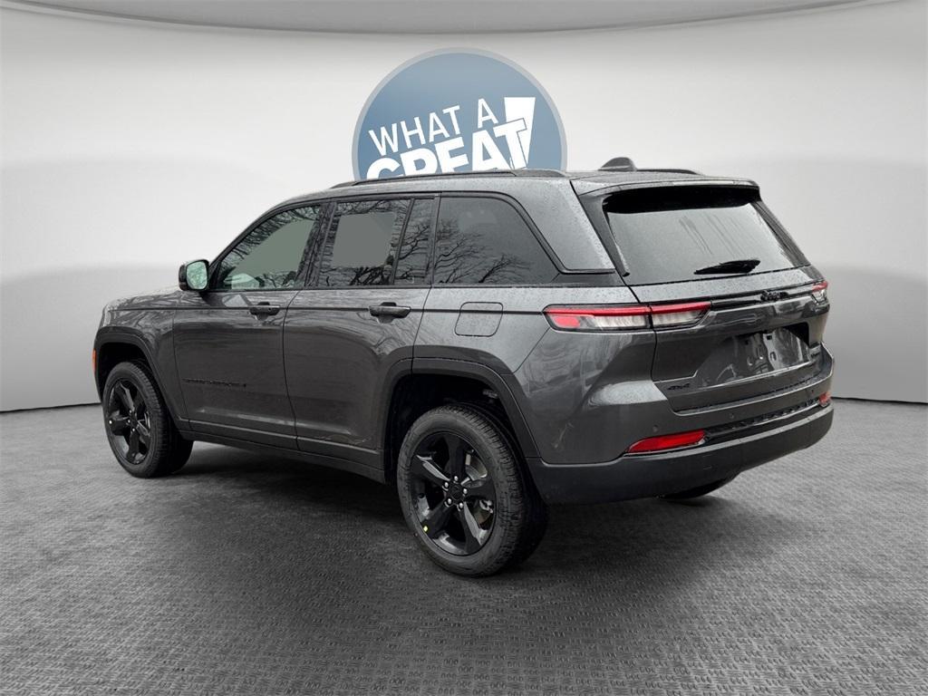 new 2025 Jeep Grand Cherokee car, priced at $44,063