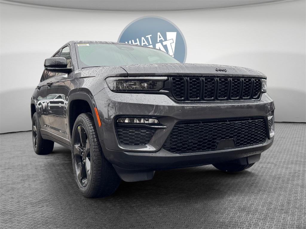 new 2025 Jeep Grand Cherokee car, priced at $44,063