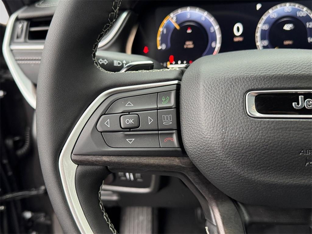 new 2025 Jeep Grand Cherokee car, priced at $44,063