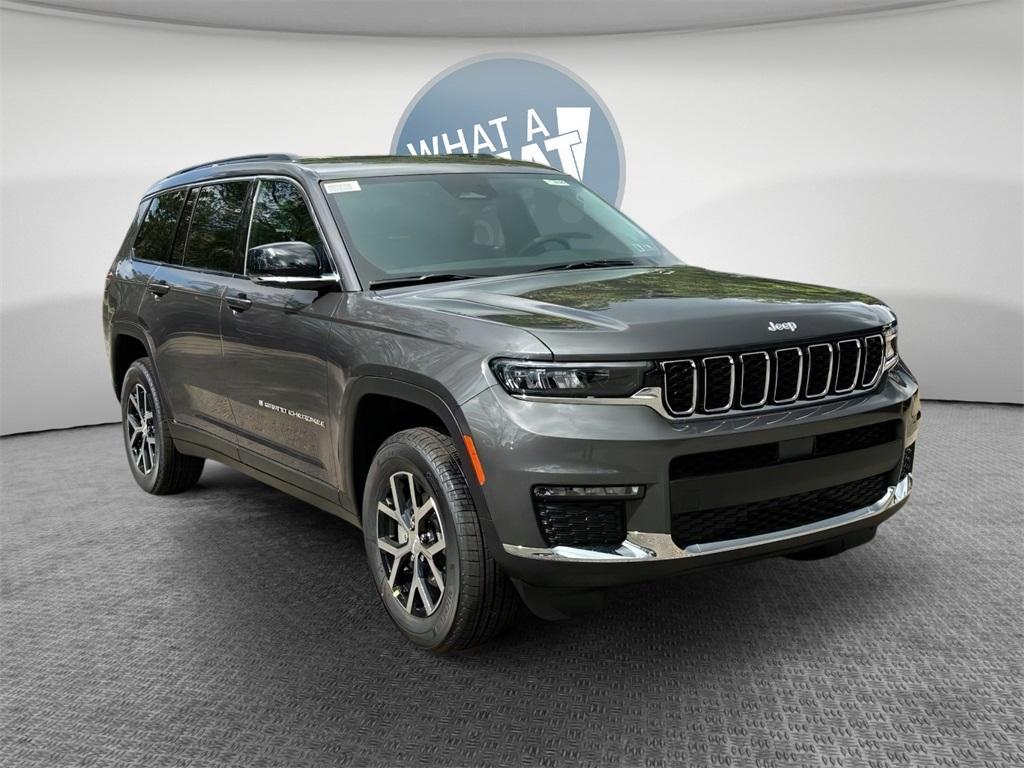 new 2025 Jeep Grand Cherokee L car, priced at $42,476