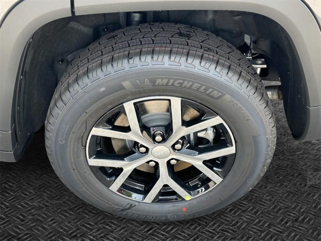 new 2025 Jeep Grand Cherokee L car, priced at $42,476