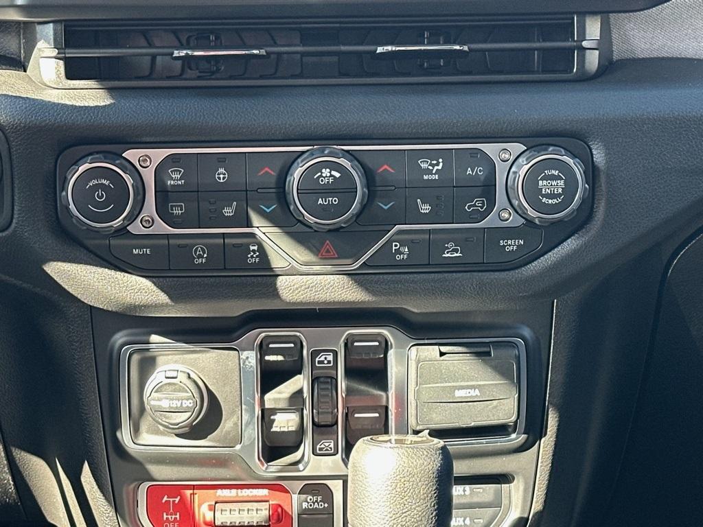 new 2026 Jeep Wrangler car, priced at $52,617