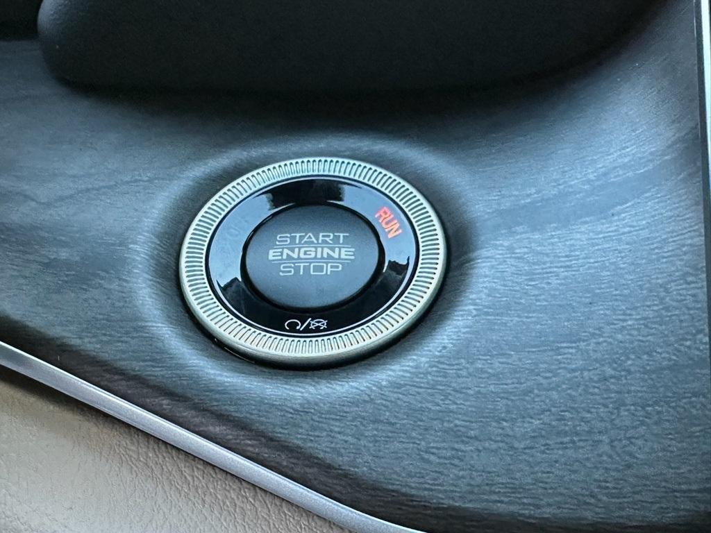 new 2025 Jeep Grand Cherokee L car, priced at $43,720