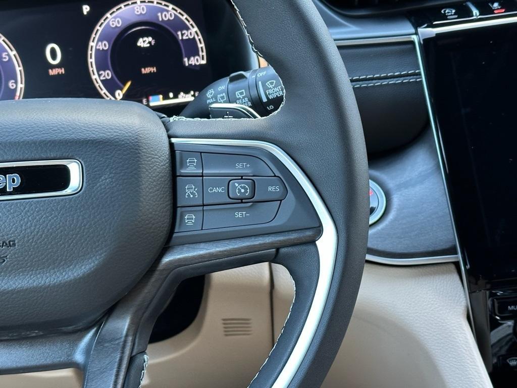 new 2025 Jeep Grand Cherokee L car, priced at $43,720