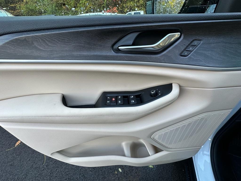 new 2025 Jeep Grand Cherokee L car, priced at $43,720