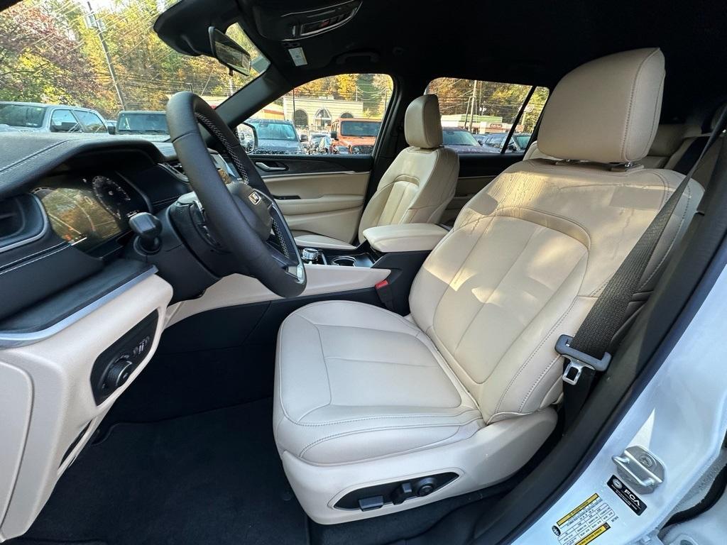 new 2025 Jeep Grand Cherokee L car, priced at $43,720