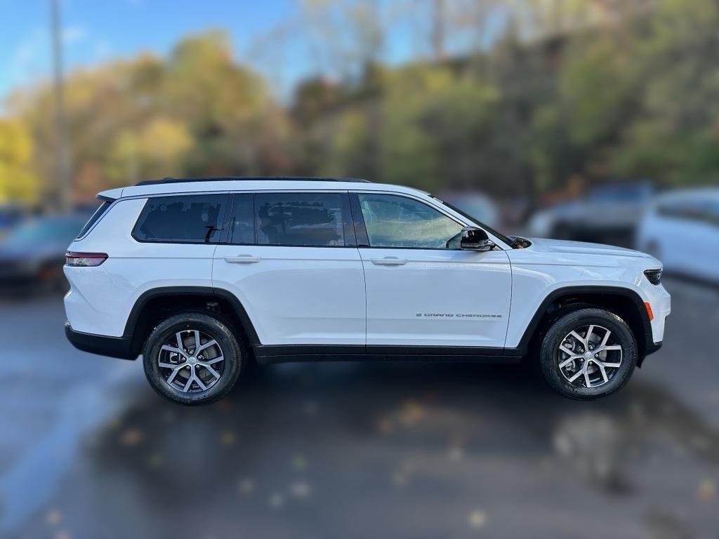 new 2025 Jeep Grand Cherokee L car, priced at $43,720