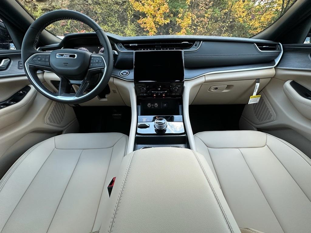 new 2025 Jeep Grand Cherokee L car, priced at $43,720