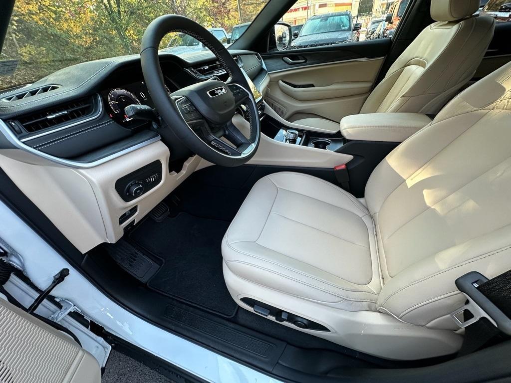 new 2025 Jeep Grand Cherokee L car, priced at $43,720