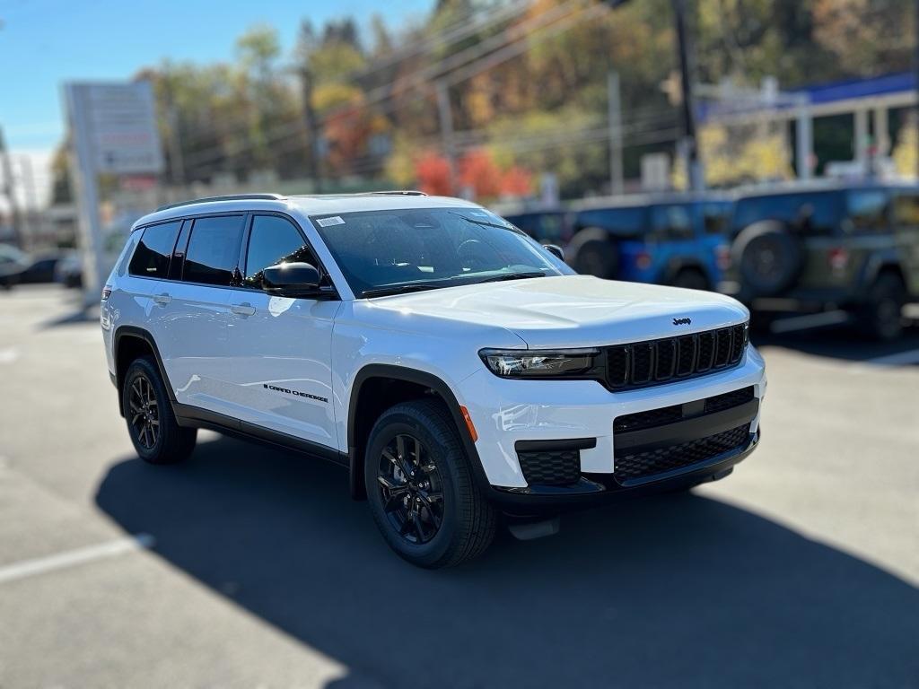 new 2025 Jeep Grand Cherokee L car, priced at $41,768