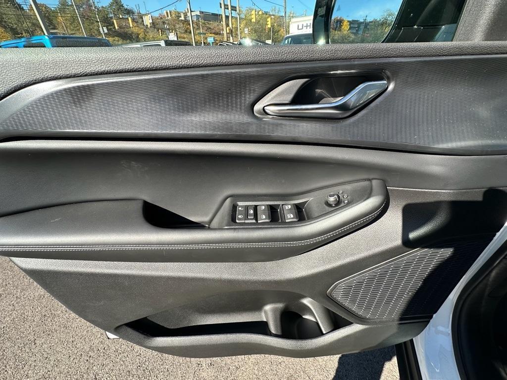 new 2025 Jeep Grand Cherokee L car, priced at $39,999