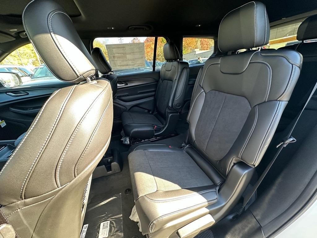 new 2025 Jeep Grand Cherokee L car, priced at $39,999